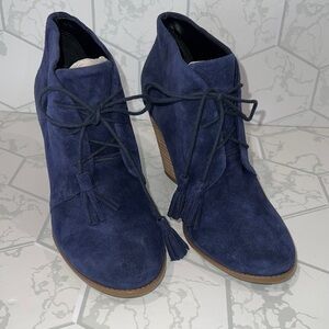 NEW Sole Society So Tallie Bootie in blue size 6